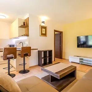 Apartment Apartments Primo - Pula