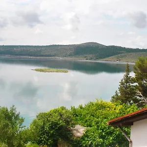 https://apartment-bonaca-posedarje.hotelinzadar.com